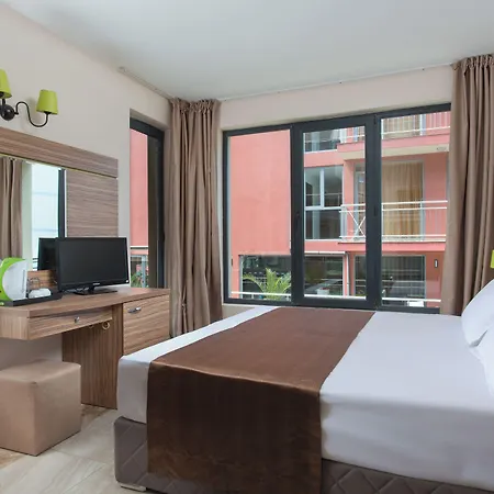 Tia Maria Is Situated In The Southern Part Of The Sunny 3* ساني بيتش